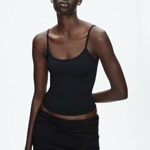 Tank air studio tank